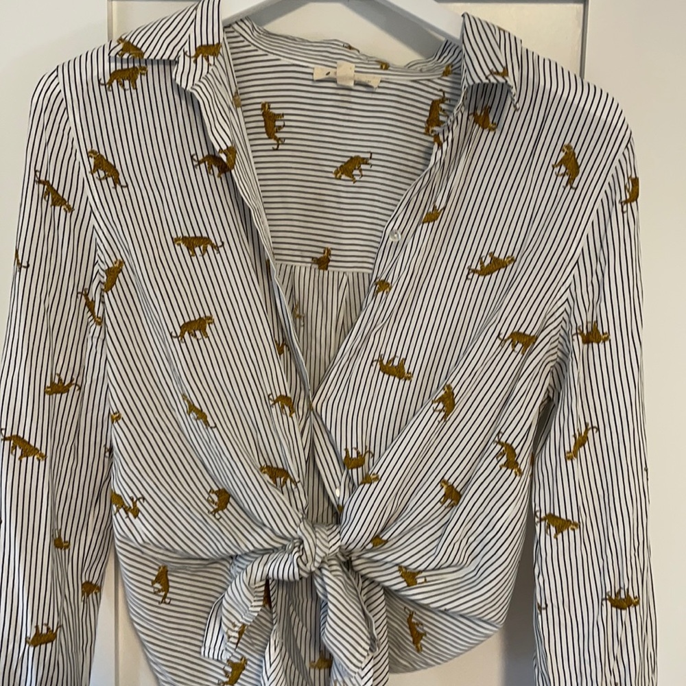 🐆 leopard print striped shirt!